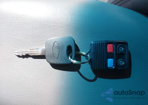 1998 Ford Taurus Sho from USA, damaged, VIN 1FAFP54N2WA165954